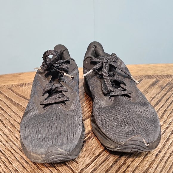 Nike Women's Black Running Shoes - Picture 3 of 8